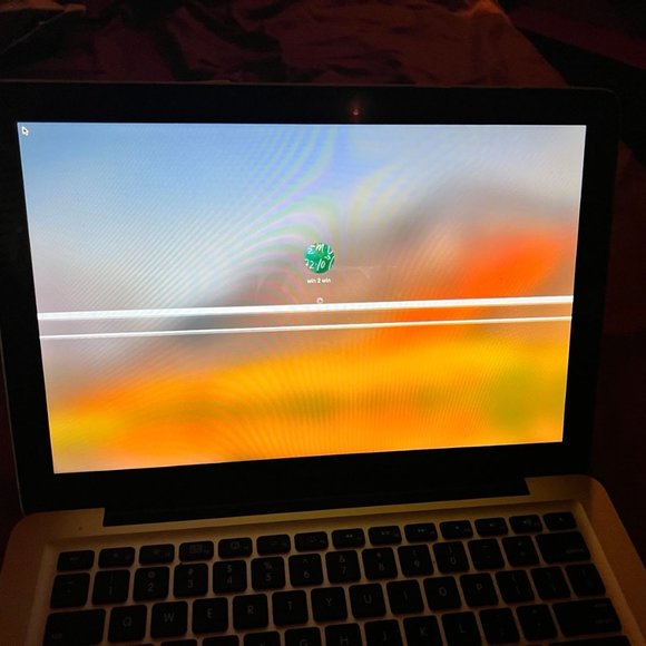 Apple MacBook Pro 13.3" Laptop Mid 2010 4GB | 240-GB SSD | 2.4 GHz Core 2 Duo - Picture 8 of 10